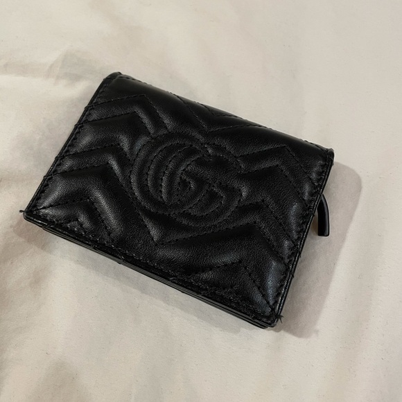 Gucci Black Wallet with Gold Logo - Picture 3 of 5